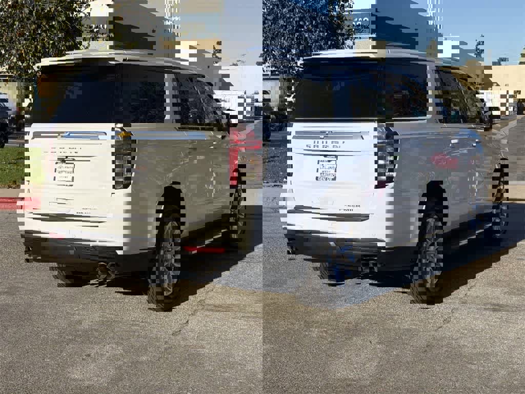Used 2023 Chevrolet Suburban Premier image 4