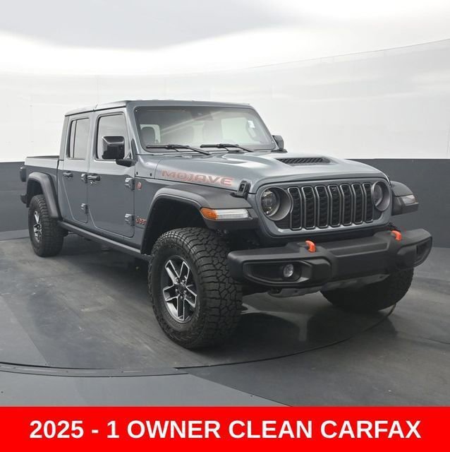 Used 2025 Jeep Gladiator Mojave w/ Convenience Group image 2