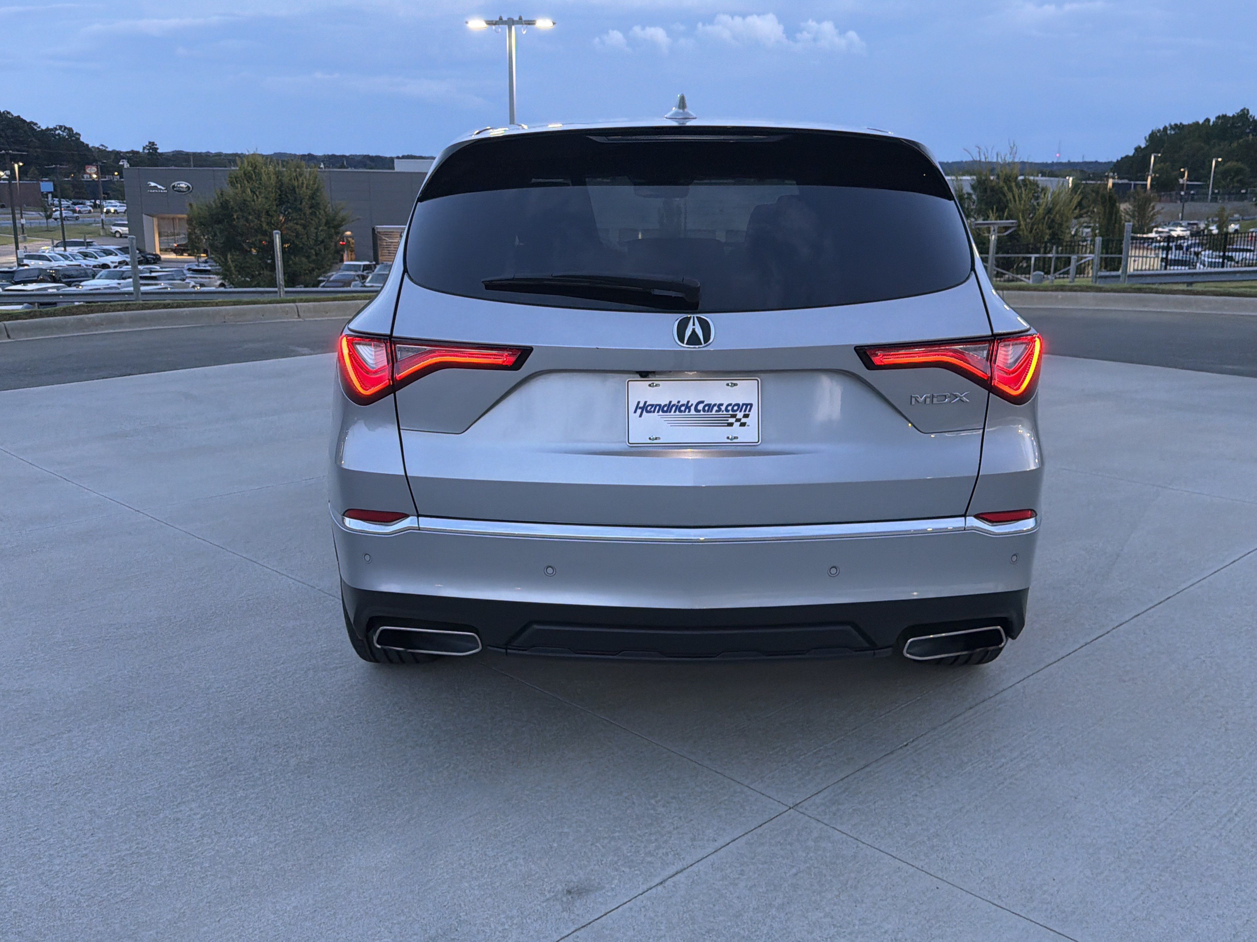 Used 2024 Acura MDX w/ Technology Package FWD image 9
