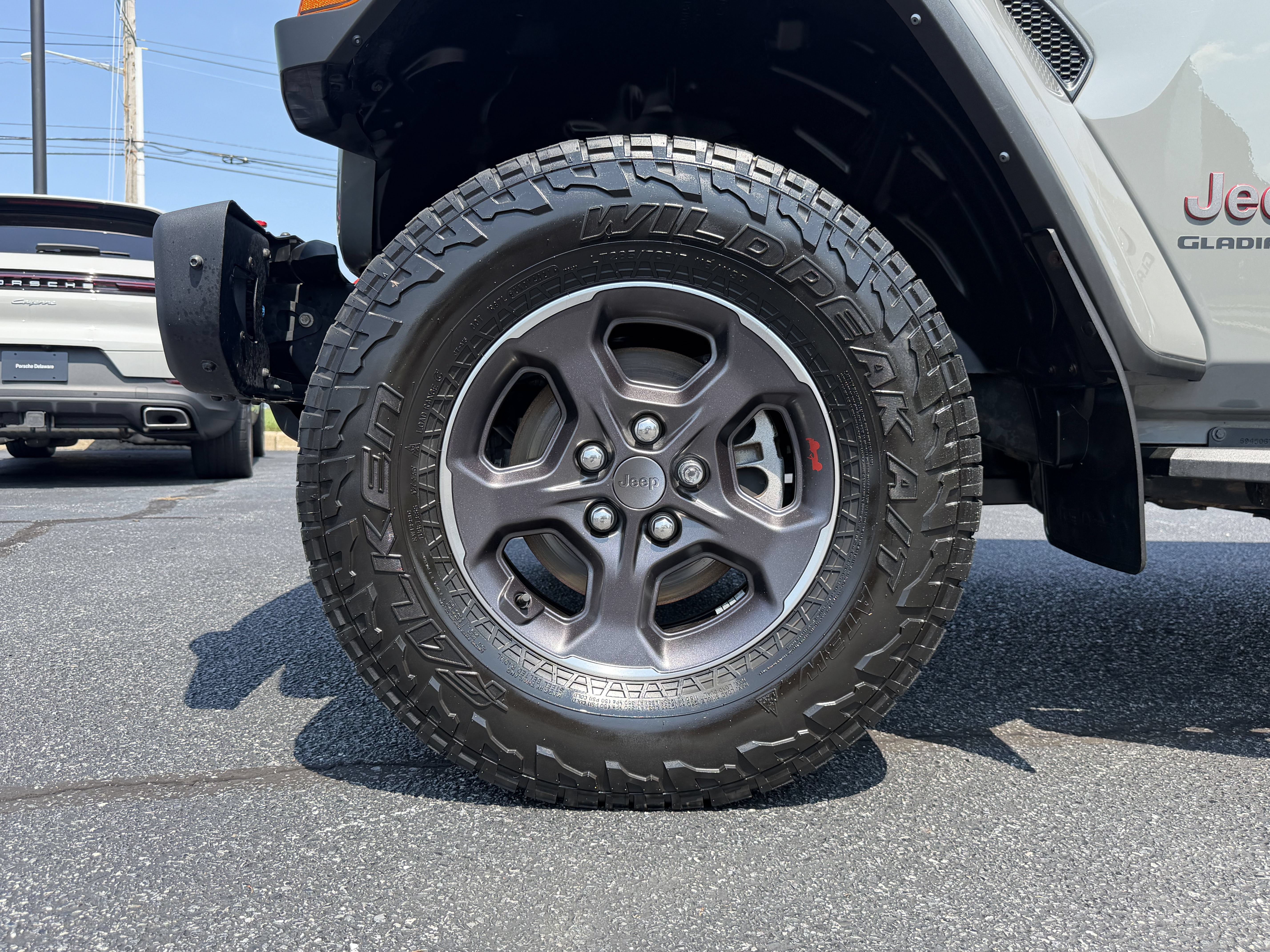 Used 2022 Jeep Gladiator Rubicon w/ LED Lighting Group AWD/4WD image 16