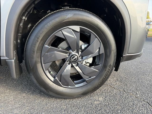 New 2026 Nissan Rogue SV AWD/4WD image 9