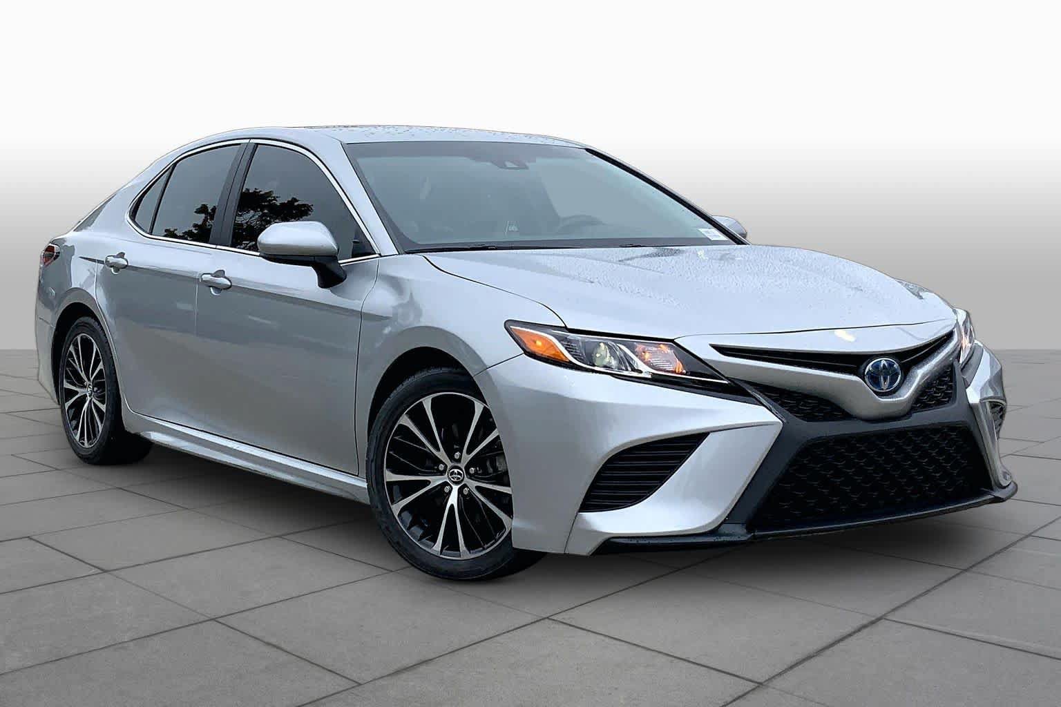 Used 2018 Toyota Camry SE FWD image 3