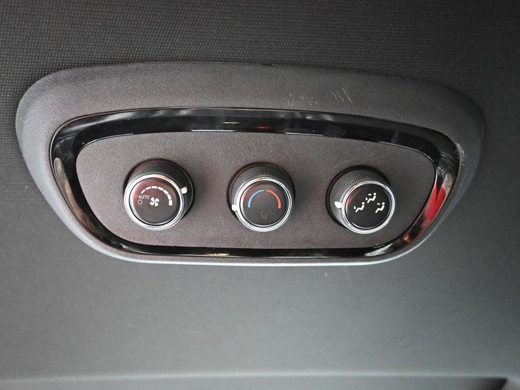 Used 2022 Dodge Durango GT image 33
