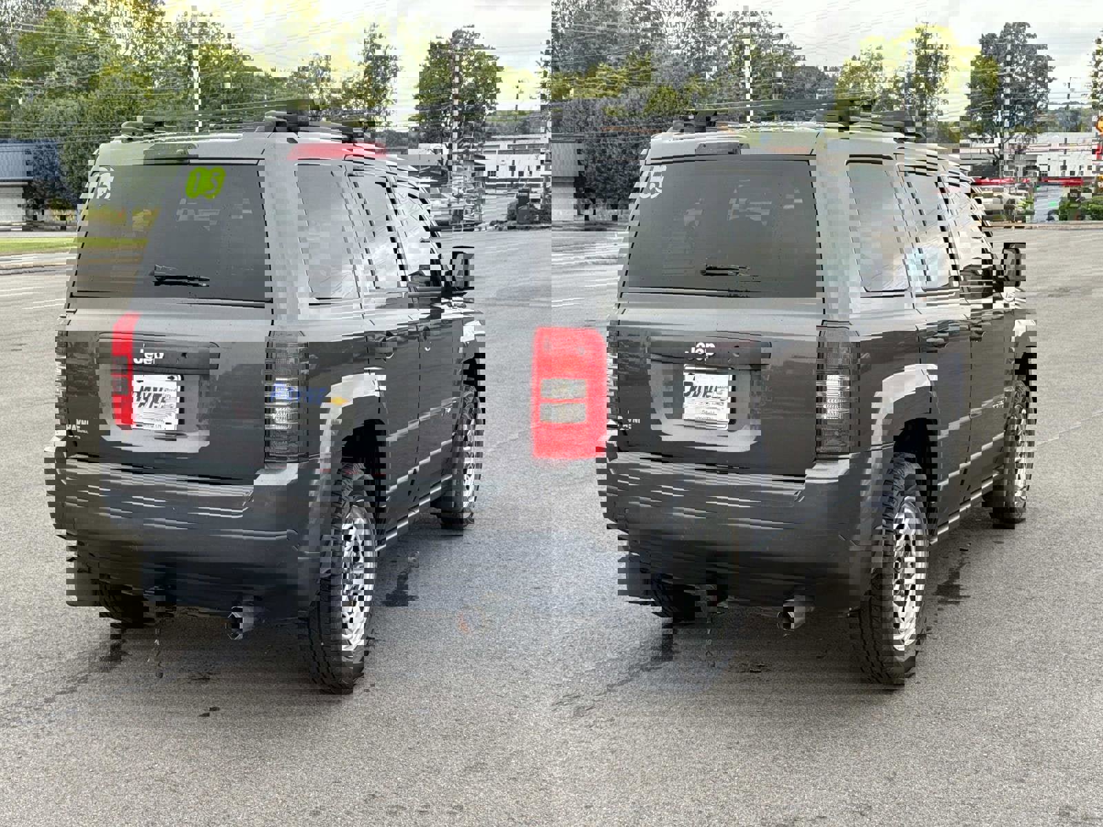 Used 2015 Jeep Patriot Sport image 15