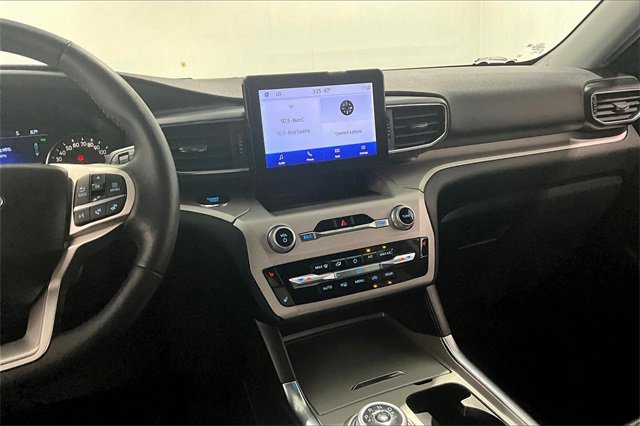 Used 2023 Ford Explorer XLT image 9