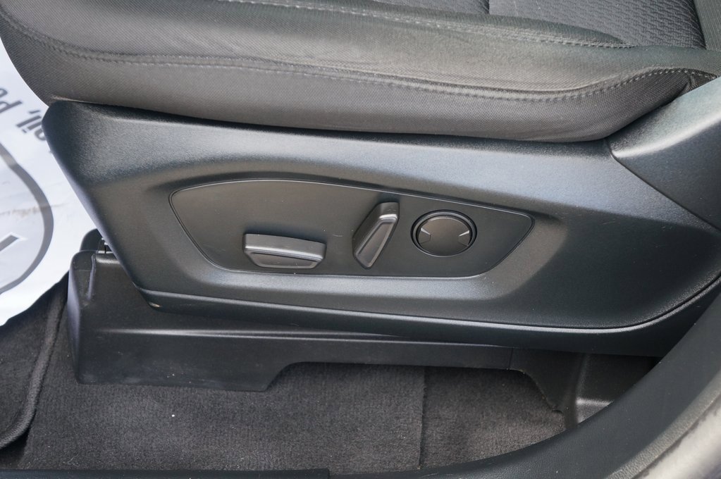 Used 2022 Ford Explorer XLT w/ Class IV Trailer Tow Package image 18