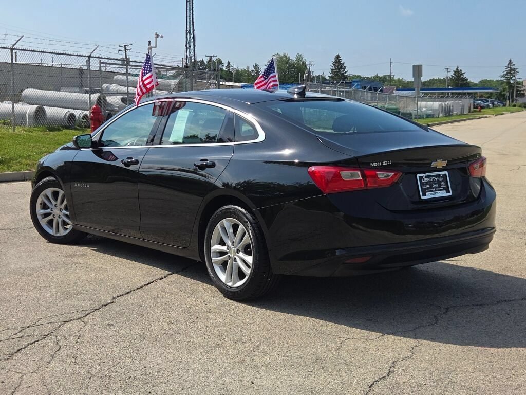 Used 2017 Chevrolet Malibu LT FWD image 13