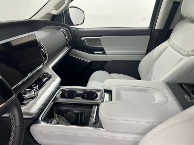 New 2027 Ford Expedition Max Platinum AWD/4WD image 17