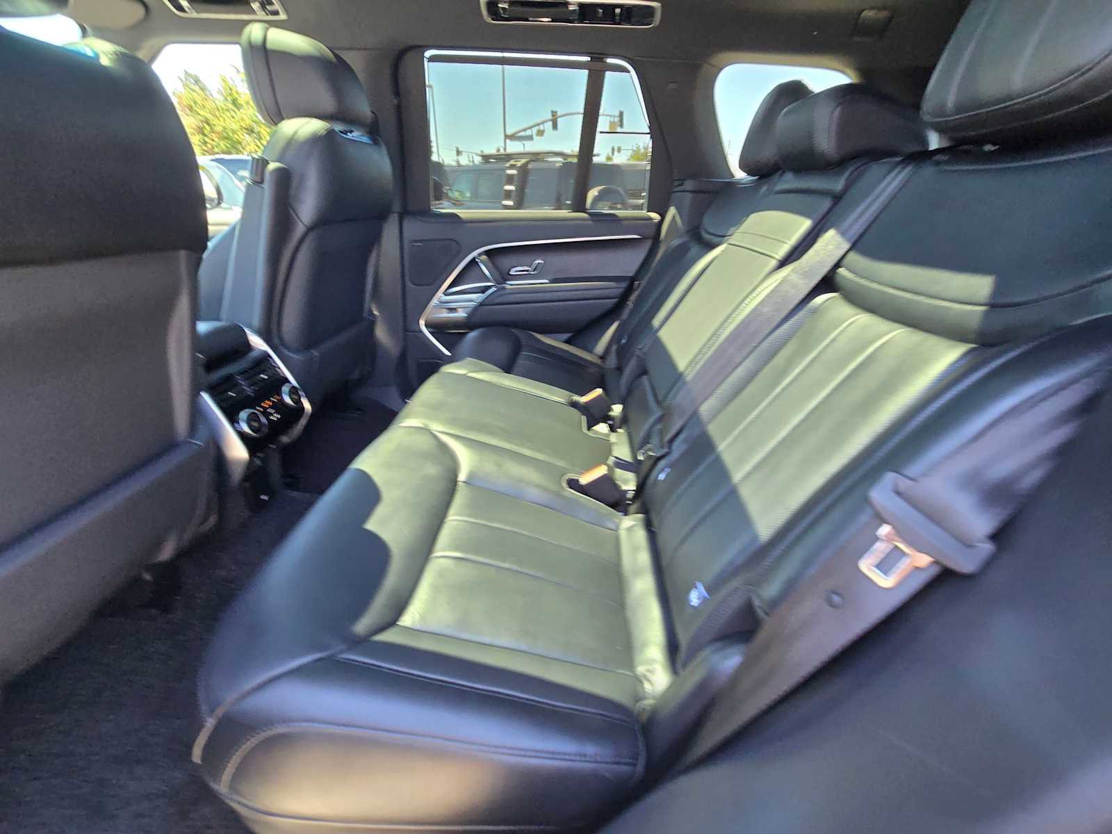 New 2025 Land Rover Range Rover SE image 20