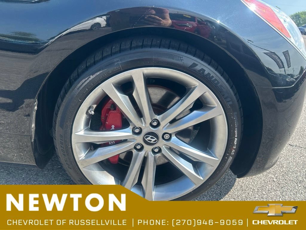 Used 2012 Hyundai Genesis 3.8 RWD image 32
