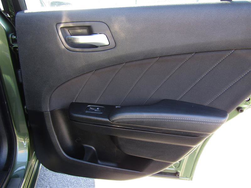 Used 2020 Dodge Charger SXT w/ Blacktop Package image 31