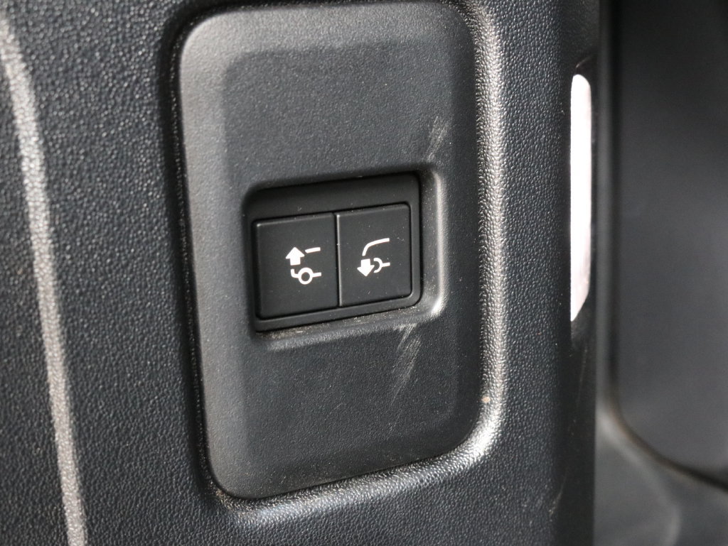 Used 2023 Land Rover Defender 110 X-Dynamic SE AWD/4WD image 34