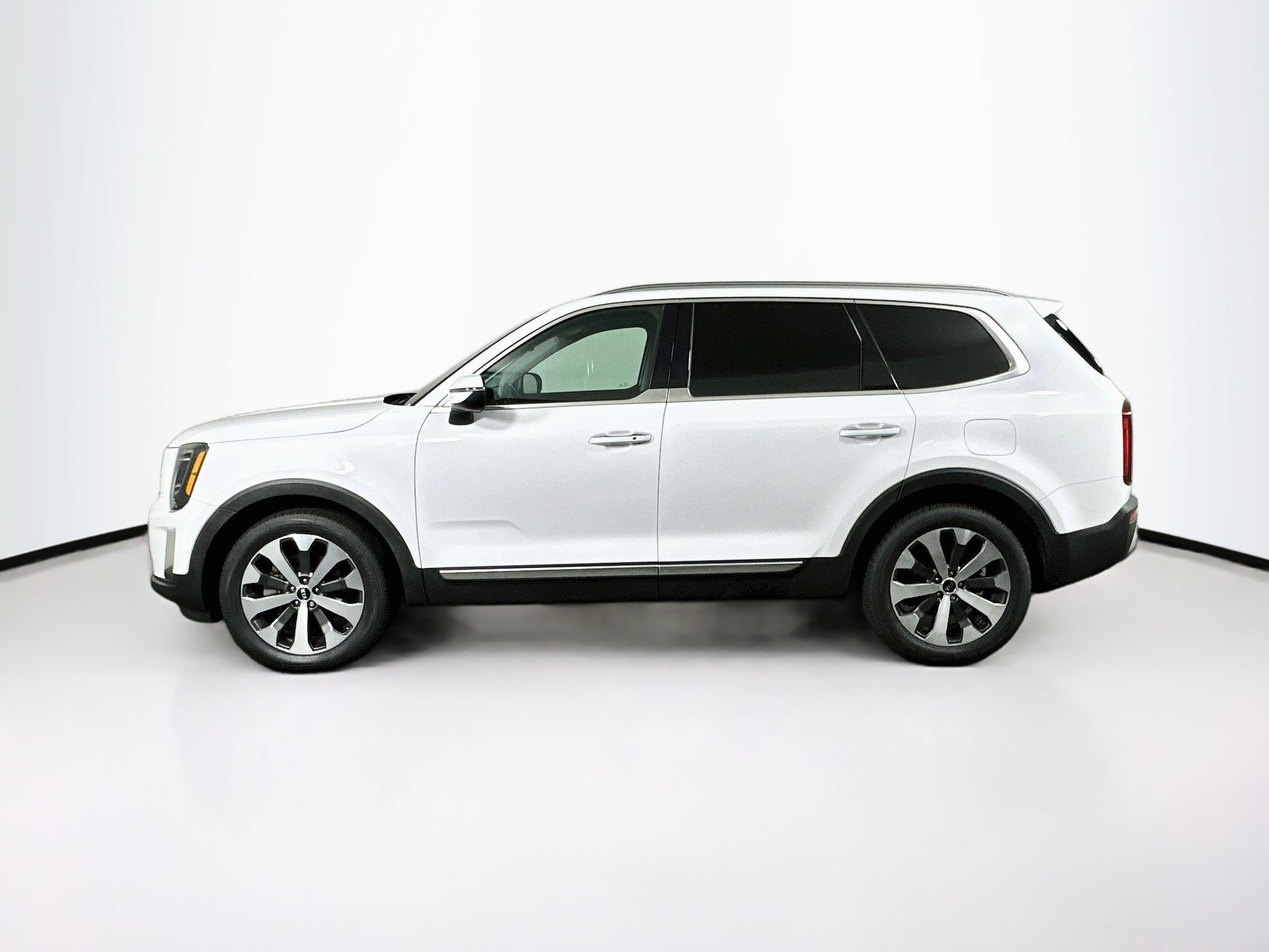 Used 2021 Kia Telluride S FWD image 4