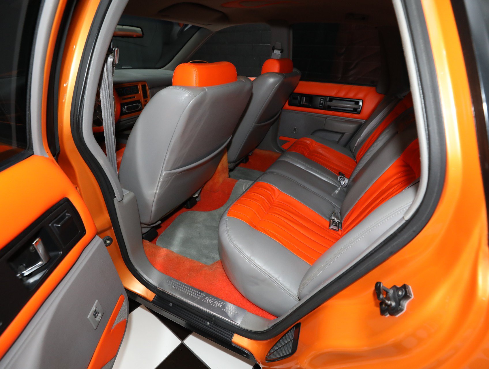 Used 1995 Chevrolet Impala SS RWD image 4