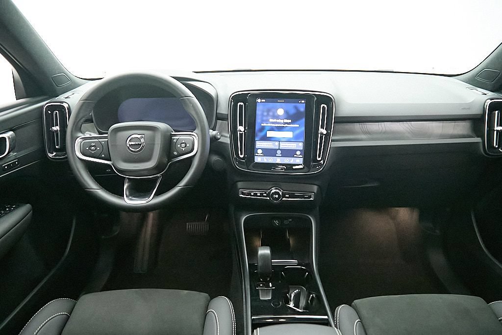 Certified 2023 Volvo XC40 Recharge Plus w/ Protection Package Premier AWD/4WD image 22