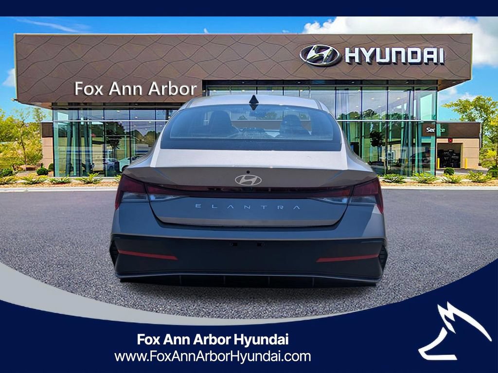 Certified 2024 Hyundai Elantra SEL FWD image 4