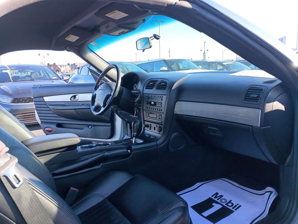 Used 2004 Ford Thunderbird image 15