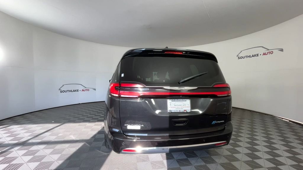 Used 2024 Chrysler Pacifica Limited FWD image 7