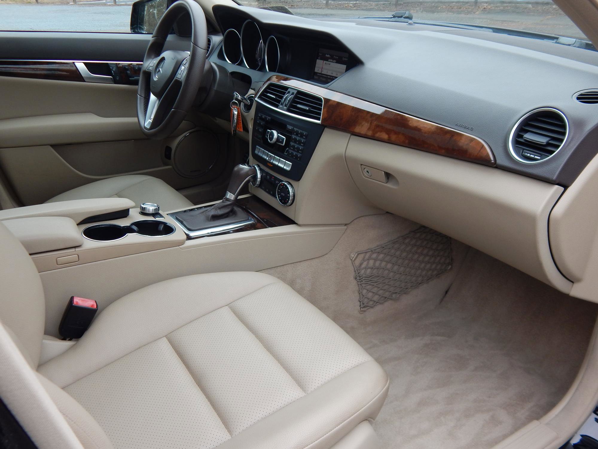 Used 2014 Mercedes-Benz C 300 SEDAN 4-DR image 19