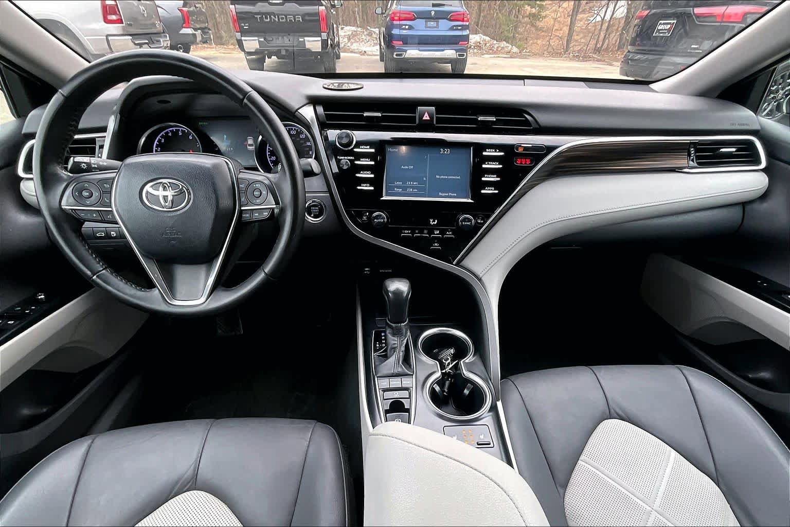 Used 2018 Toyota Camry XLE image 14