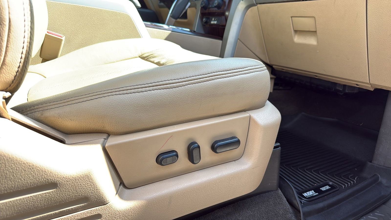 Used 2012 Ford F150 Lariat w/ Lariat Chrome Pkg RWD image 24