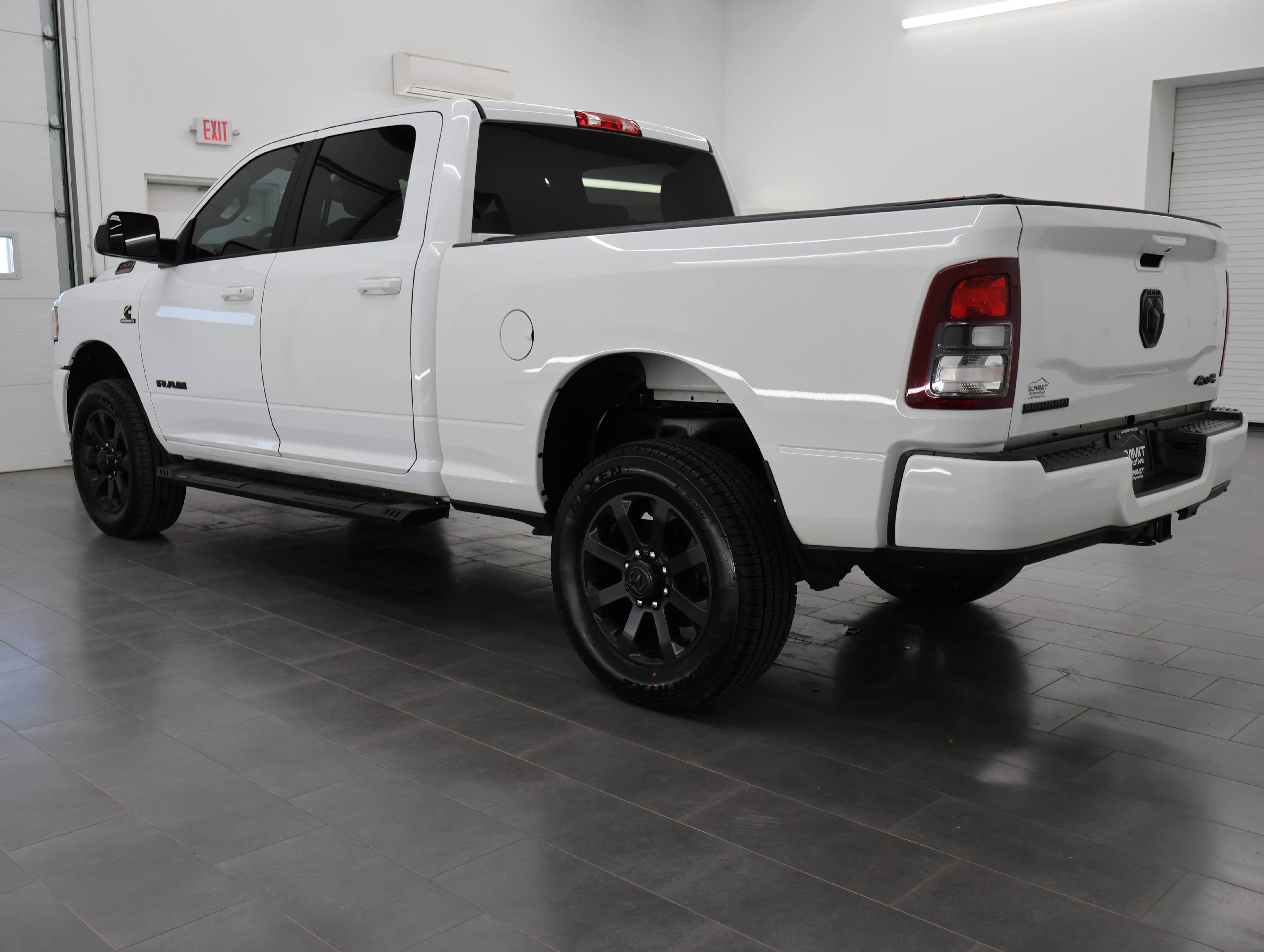 Used 2022 RAM 2500 Big Horn w/ Night Edition AWD/4WD image 6