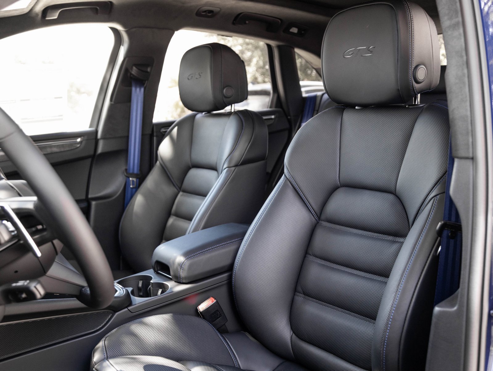 New 2026 Porsche Macan GTS image 5