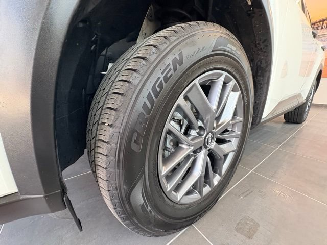 Used 2024 Nissan Rogue S AWD/4WD image 12