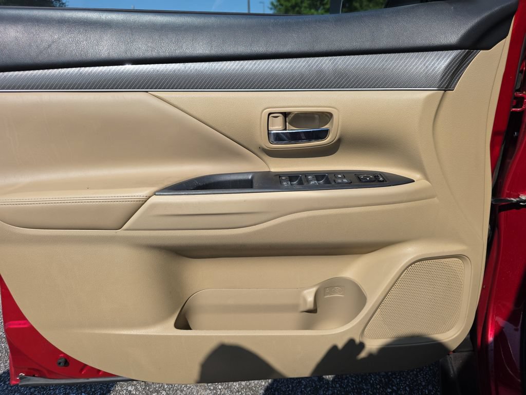 Used 2020 Mitsubishi Outlander GT AWD/4WD image 17