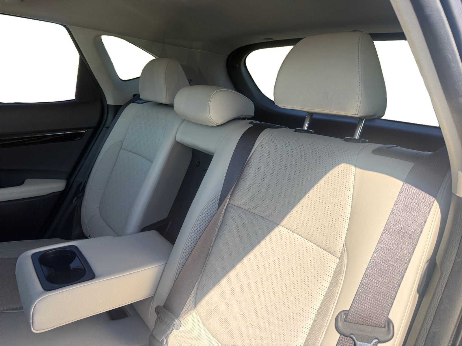Used 2022 Kia Seltos SX w/ Sunroof Package AWD/4WD image 16