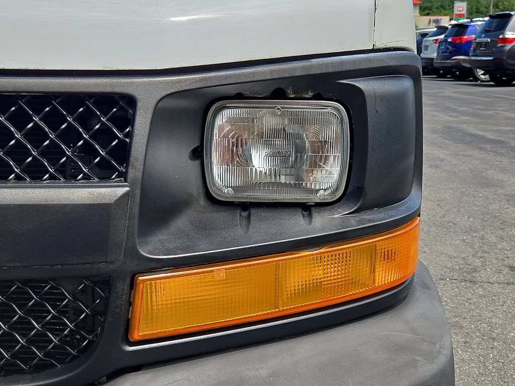 Used 2011 Chevrolet Express 1500 RWD image 12