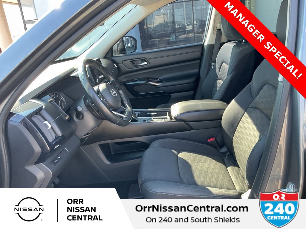 Used 2022 Nissan Pathfinder SV image 17