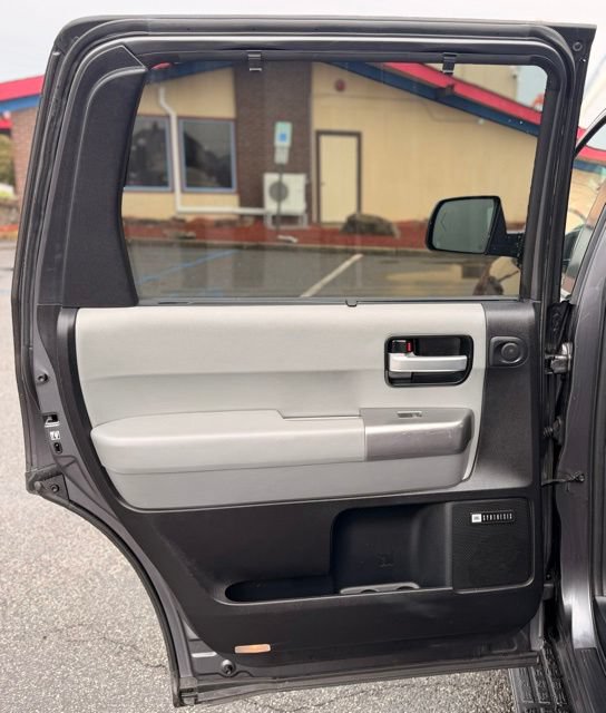 Used 2018 Toyota Sequoia Limited w/ Safety & Convenience Package AWD/4WD image 16