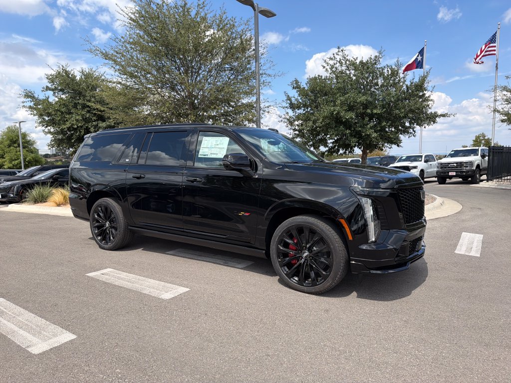 New 2026 Cadillac Escalade ESV V w/ LPO, ONYX Package AWD/4WD image 12