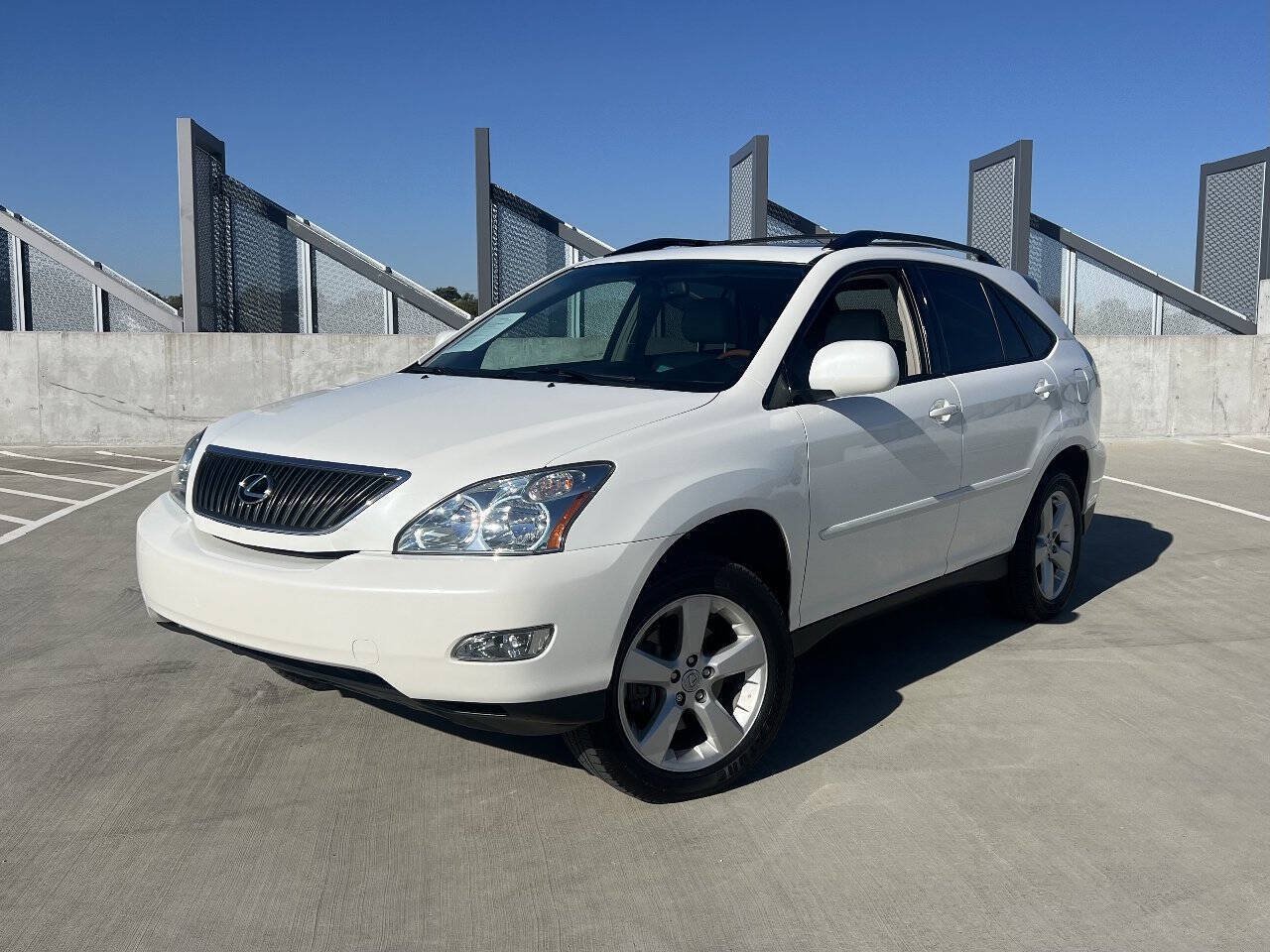Used 2005 Lexus RX 330 FWD image 2