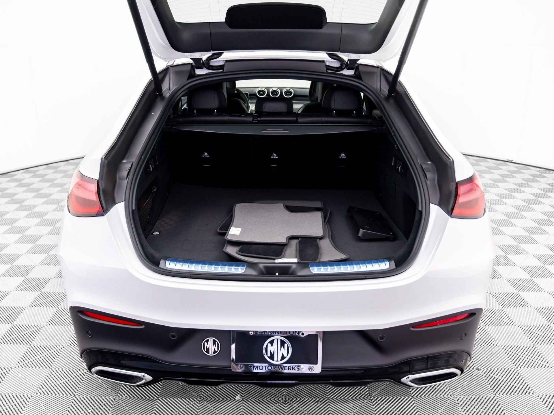 New 2025 Mercedes-Benz GLC 300 4MATIC image 31