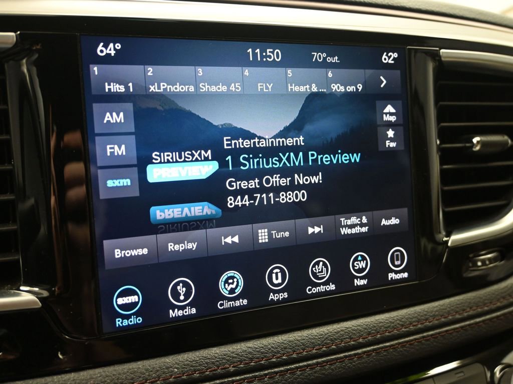 Used 2018 Chrysler Pacifica Limited image 18