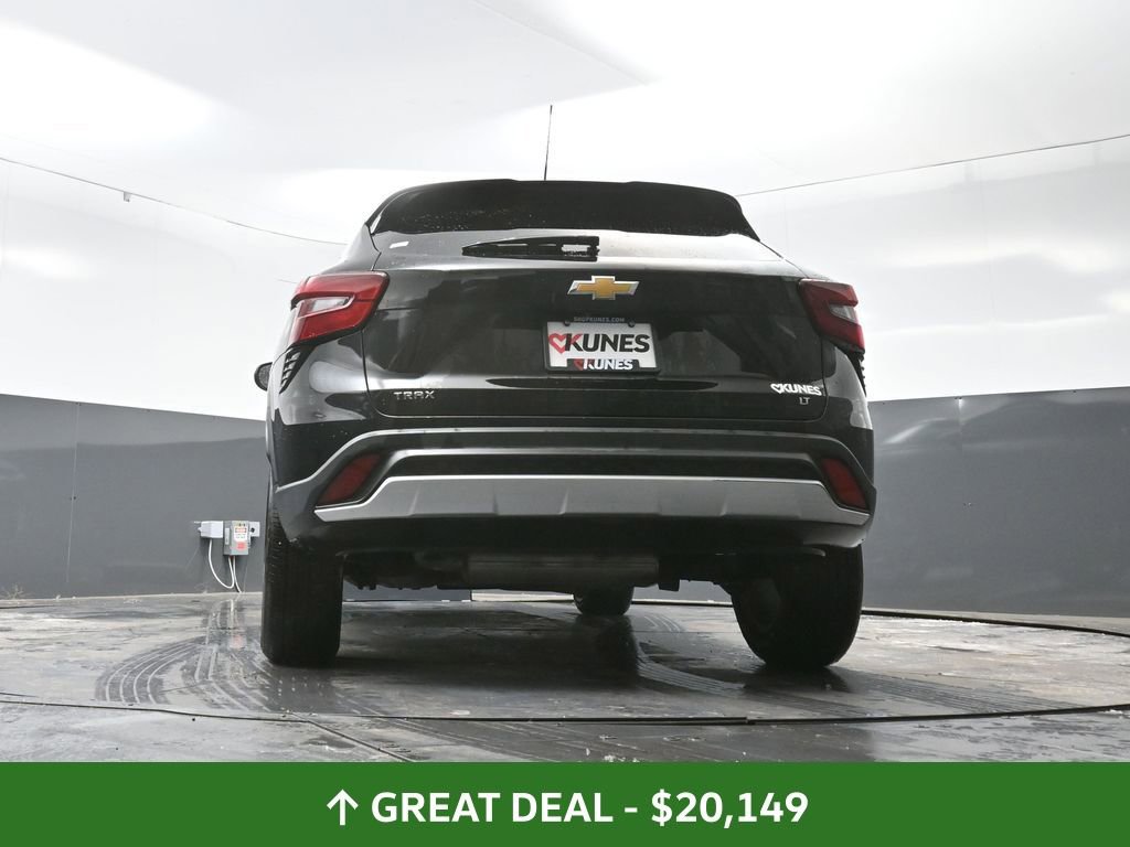 Used 2025 Chevrolet Trax LT image 59