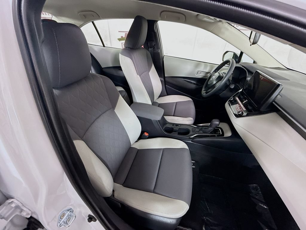 Used 2026 Toyota Corolla LE w/ LE Premium Package FWD image 30