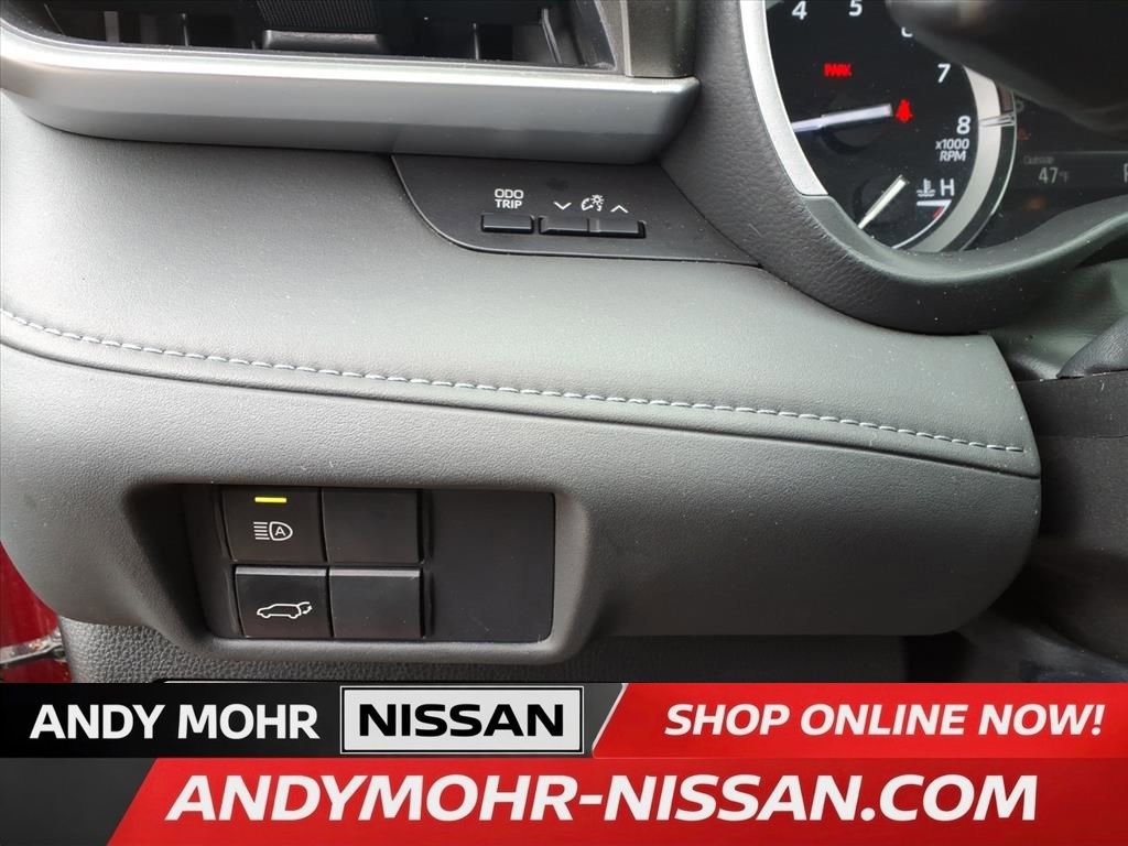 Used 2021 Toyota Highlander XLE image 17