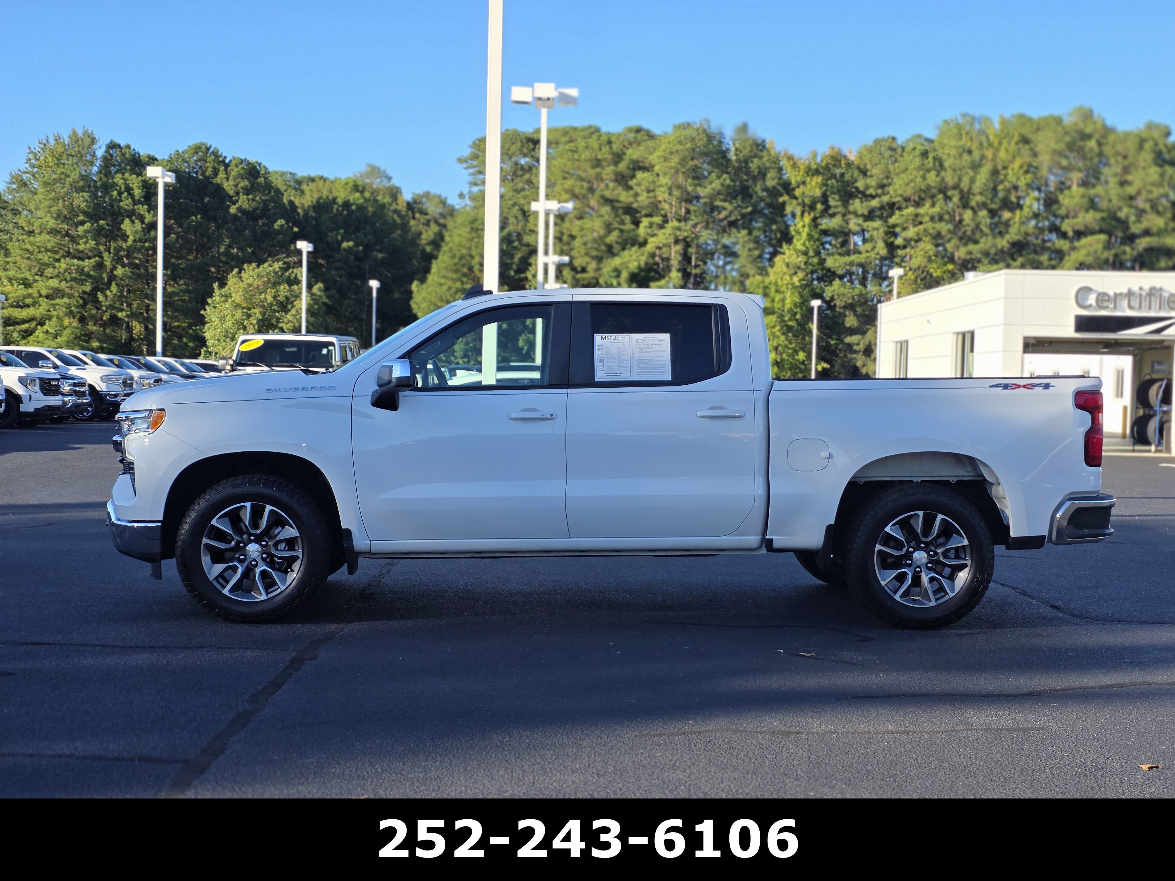 Used 2023 Chevrolet Silverado 1500 LT AWD/4WD image 4