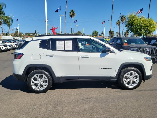 Used 2024 Jeep Compass Latitude AWD/4WD image 30