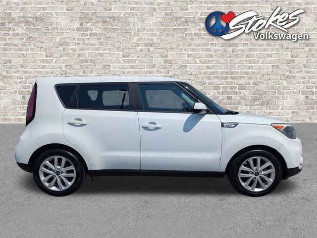 Used 2018 Kia Soul + FWD image 3