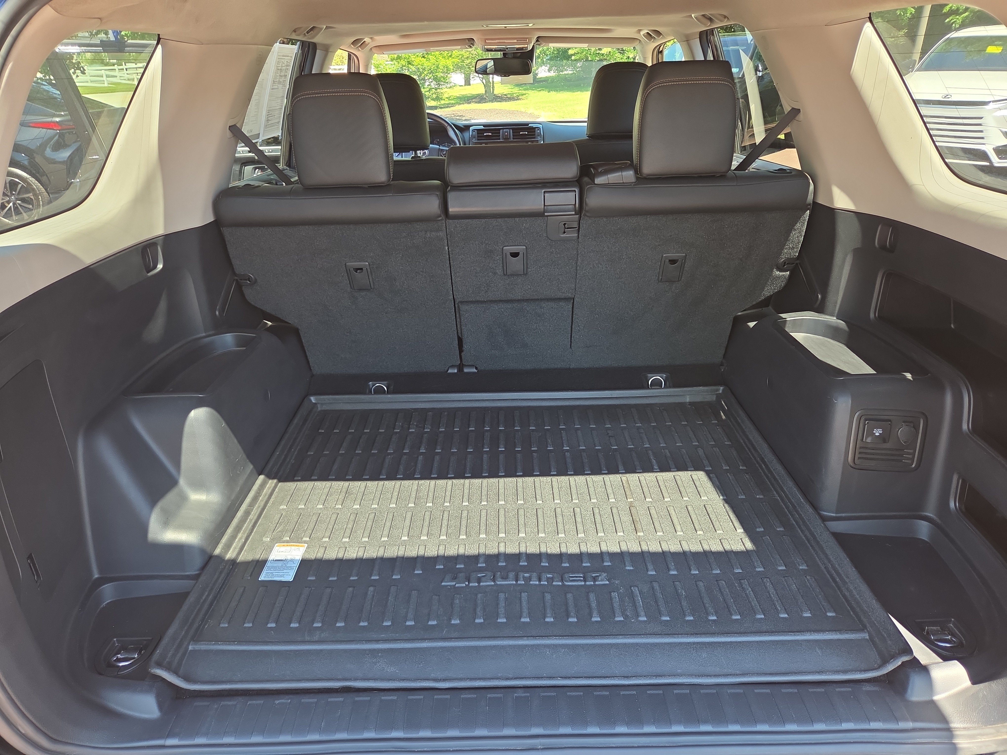 Used 2023 Toyota 4Runner 40th Anniversary SE AWD/4WD image 38
