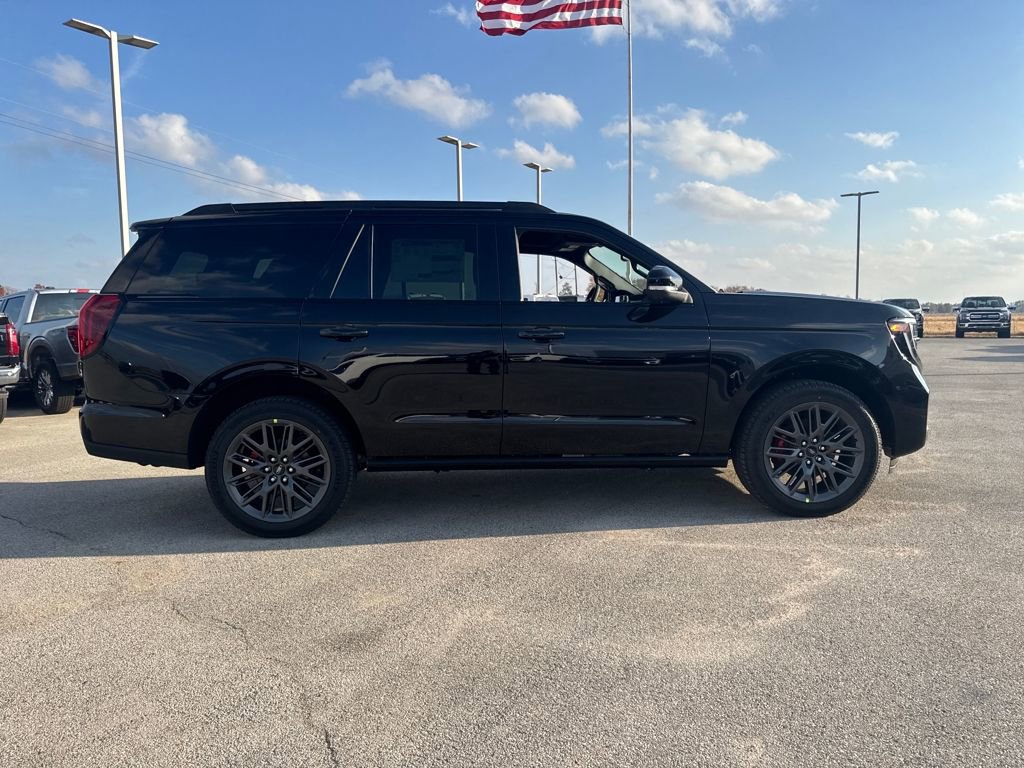 New 2025 Ford Expedition Platinum w/ Stealth Performance Package AWD/4WD image 7