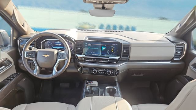 Used 2023 Chevrolet Silverado 1500 LTZ w/ LTZ Premium Package image 16