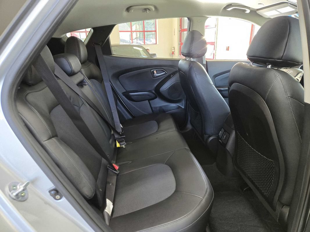 Used 2015 Hyundai Tucson SE AWD/4WD image 24