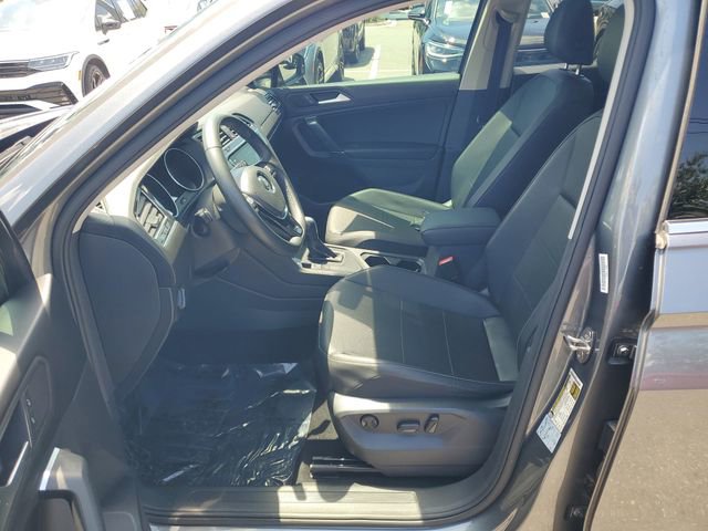 Certified 2020 Volkswagen Tiguan SE w/ Panoramic Sunroof Package FWD image 16