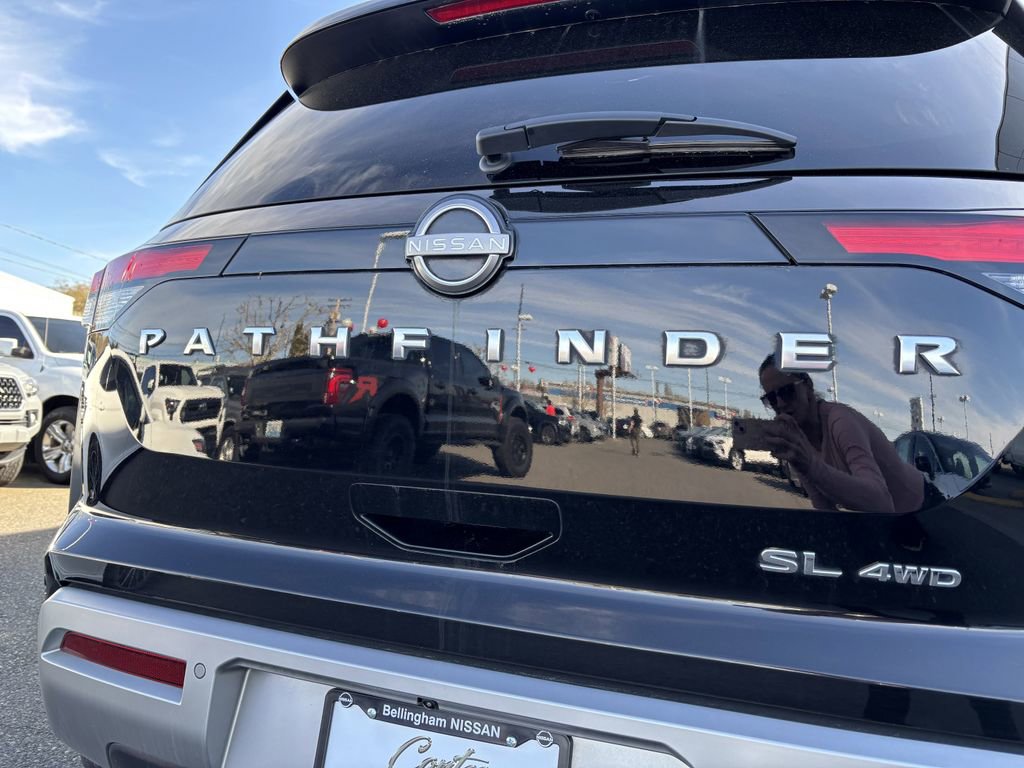 Used 2022 Nissan Pathfinder SL w/ Cargo Package image 11