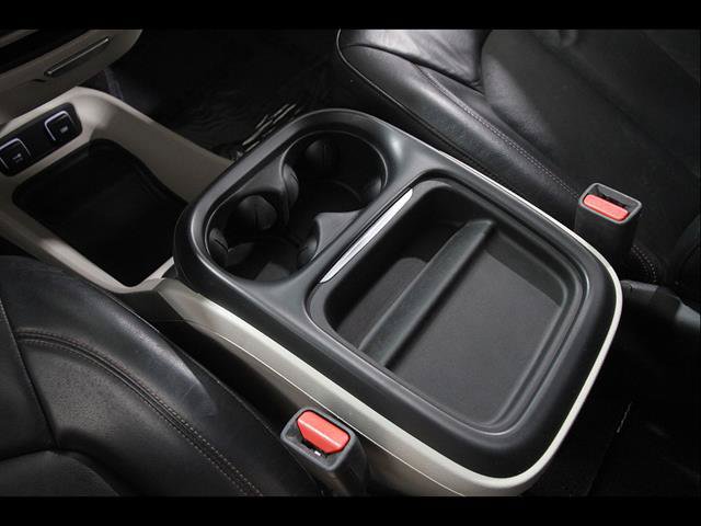 Used 2017 Chrysler Pacifica Touring-L FWD image 18